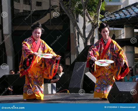 The Significance of Colors in the Fere People's Magic Dance Kimoni